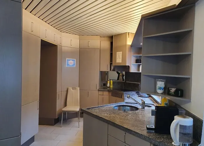 Viktoria Budget * Zurich